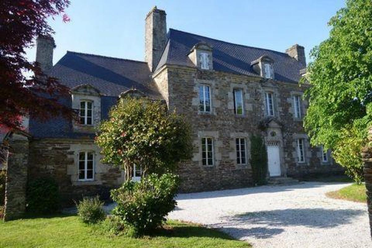 Picture of Home For Sale in Uzel, Cotes D'Armor, France