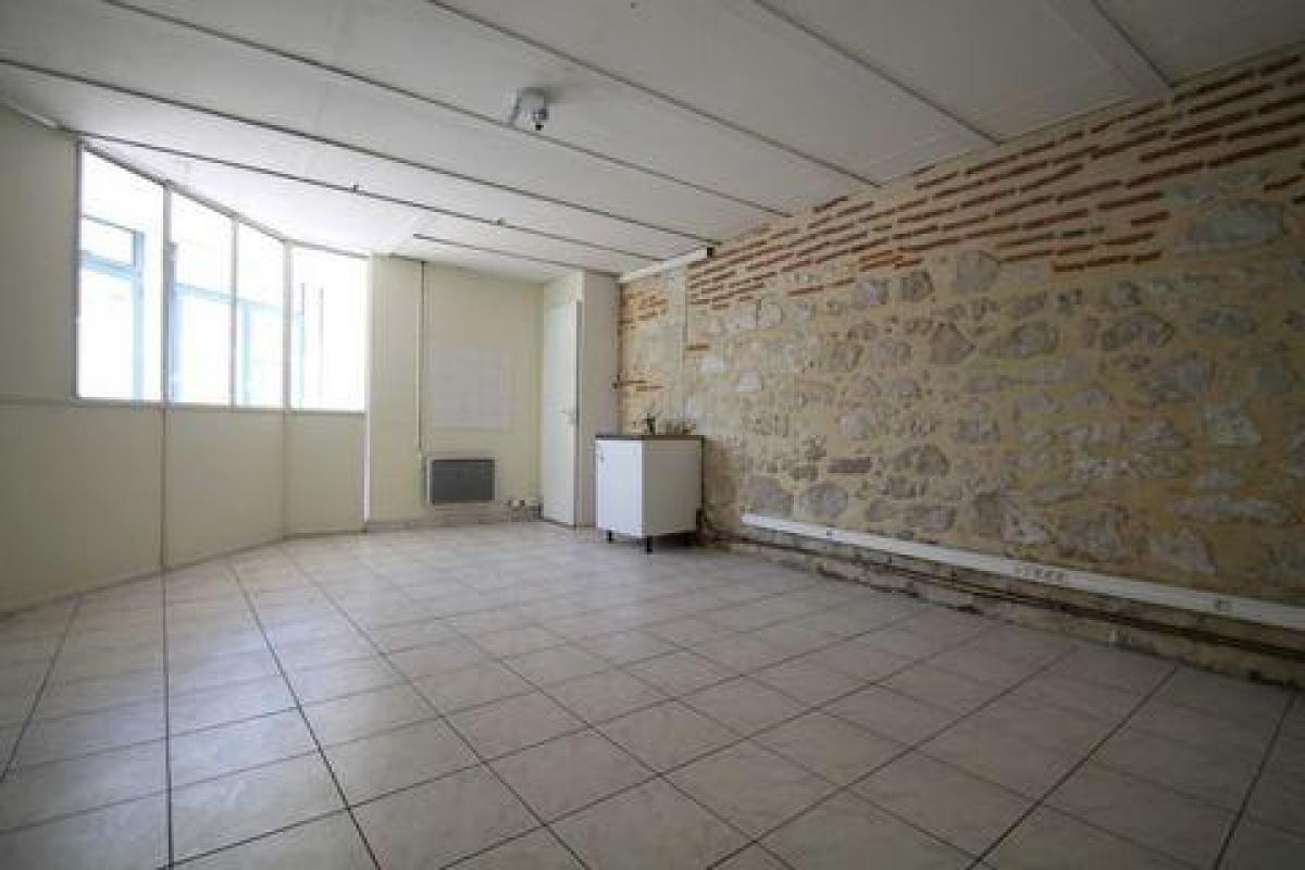 Picture of Office For Sale in Agen, Aquitaine, France