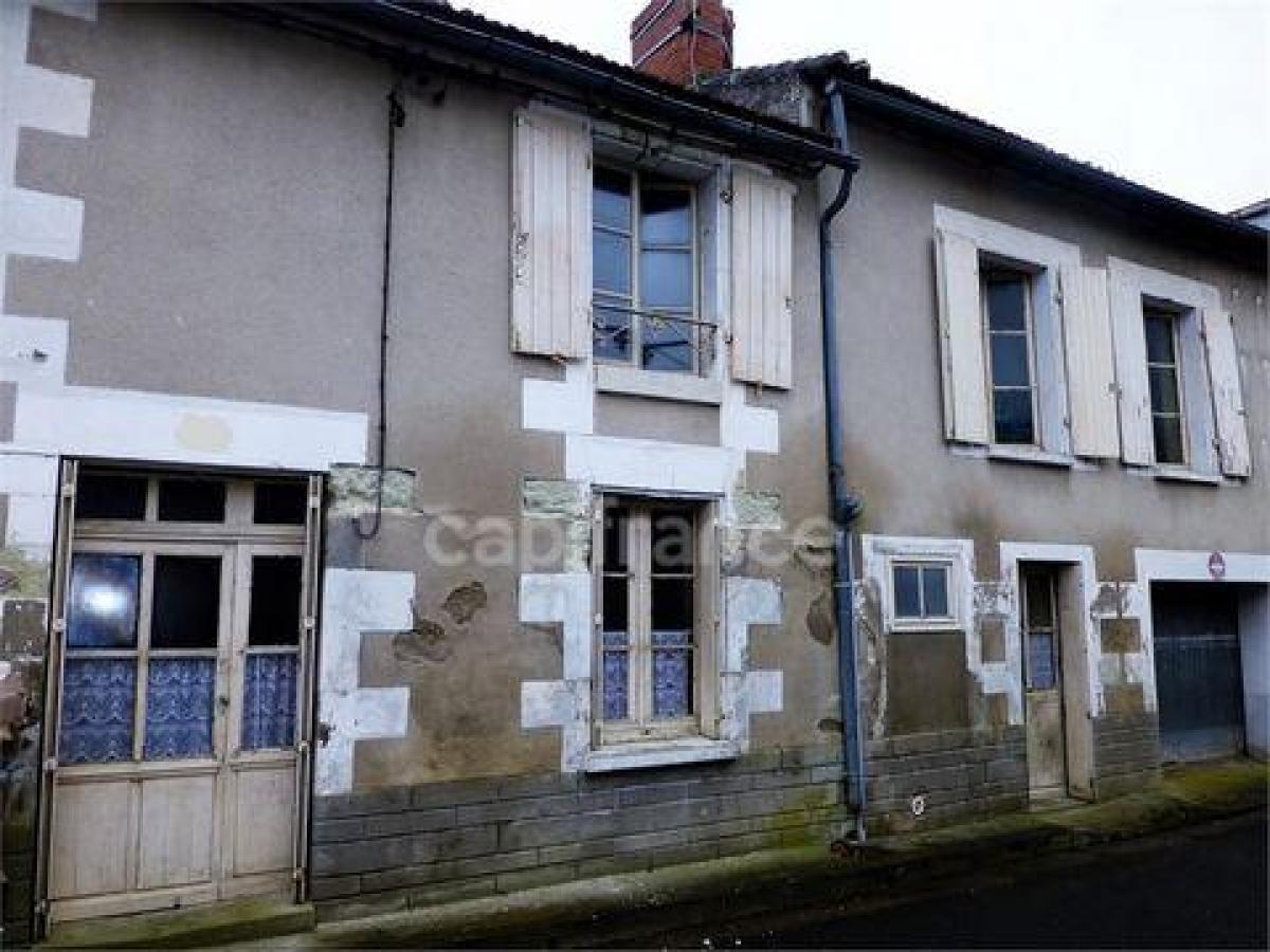 Picture of Home For Sale in Richelieu, Centre, France