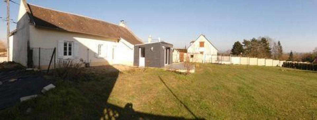 Picture of Home For Sale in Noyon, Picardie, France