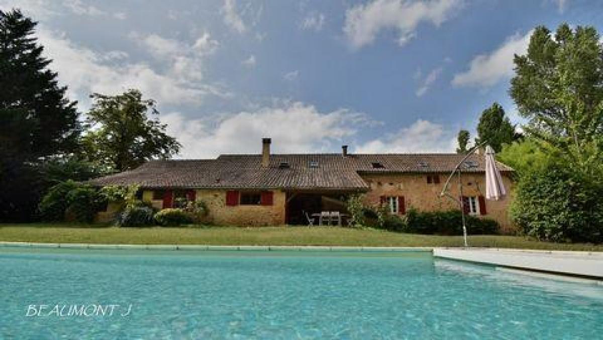 Picture of Home For Sale in Beaumont, Auvergne, France