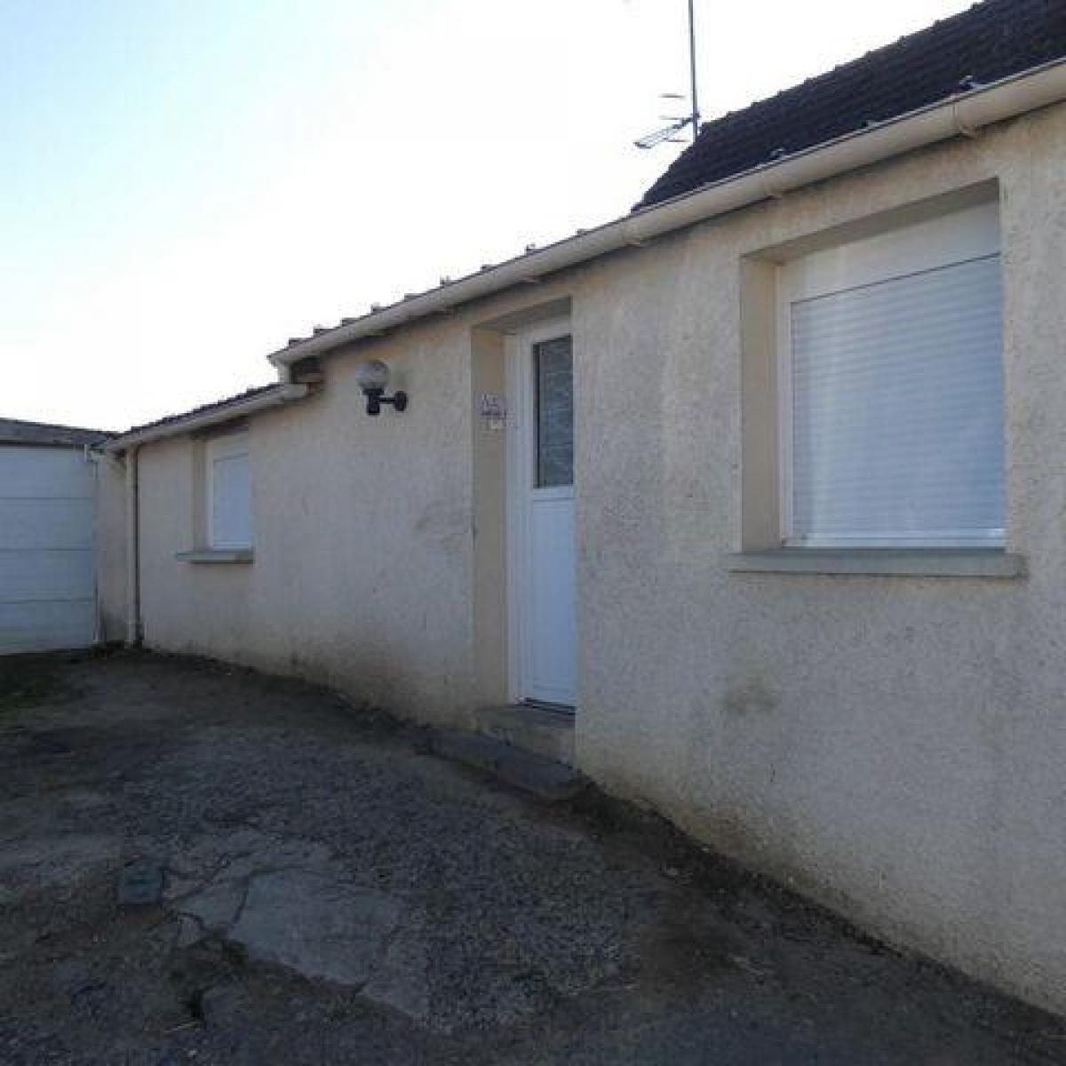 Picture of Home For Sale in Noyon, Picardie, France