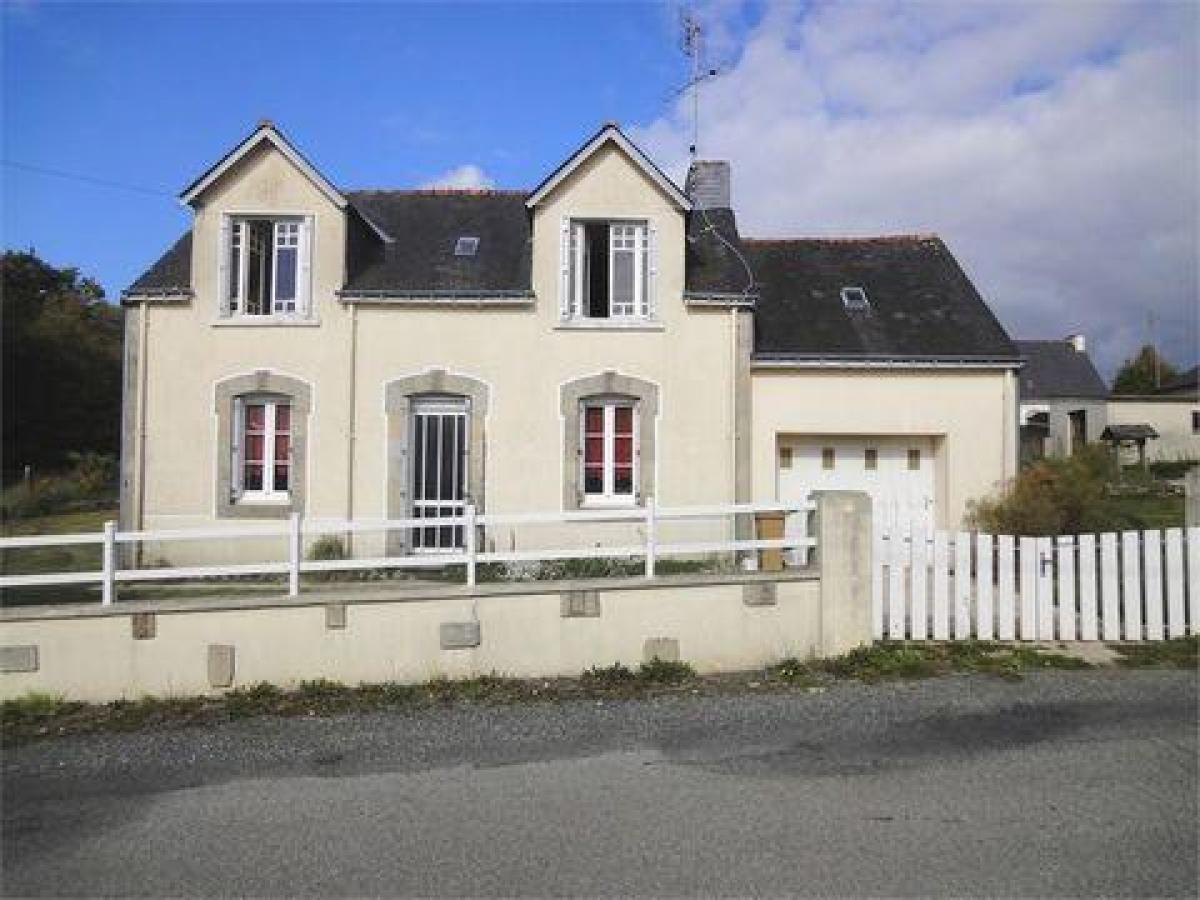 Picture of Home For Sale in Gourin, Bretagne, France