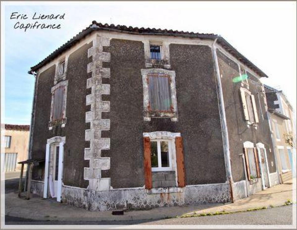 Picture of Home For Sale in Saint Maixent L Ecole, Poitou Charentes, France