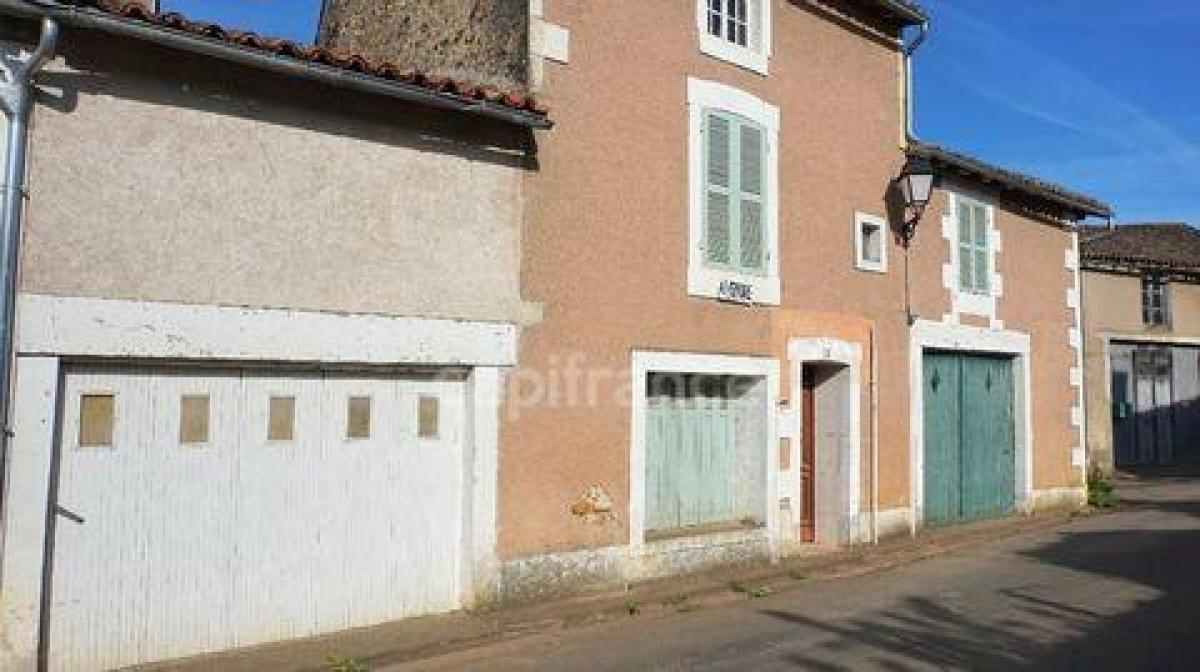 Picture of Home For Sale in Sanxay, Poitou Charentes, France