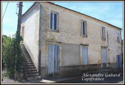 Home For Sale in Sauveterre De Guyenne, France