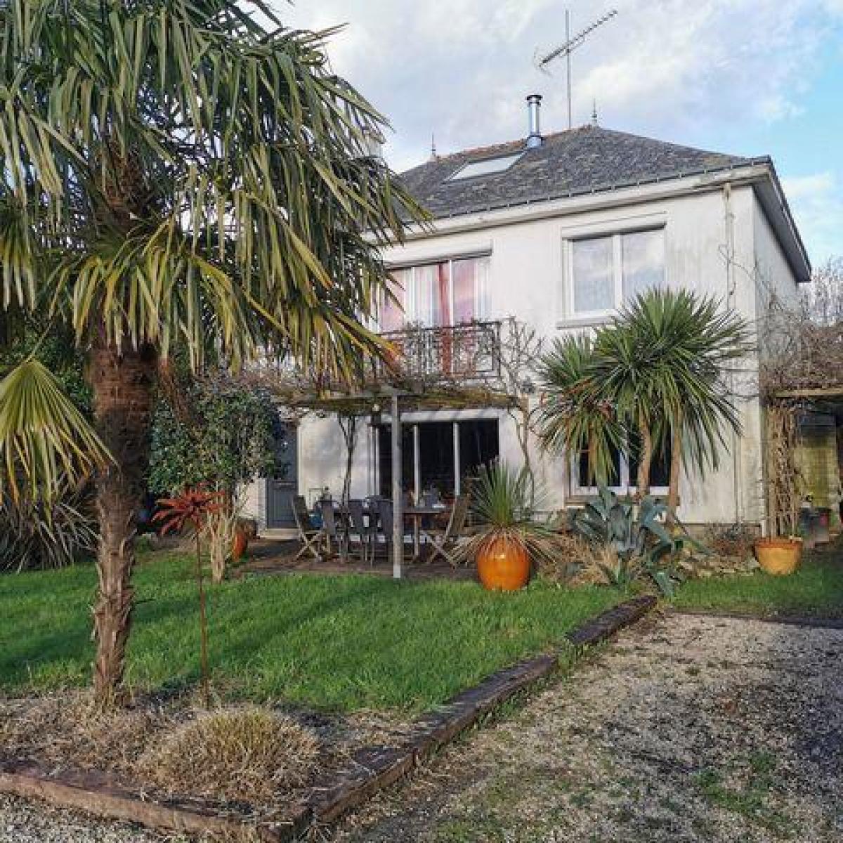 Picture of Home For Sale in Auray, Bretagne, France