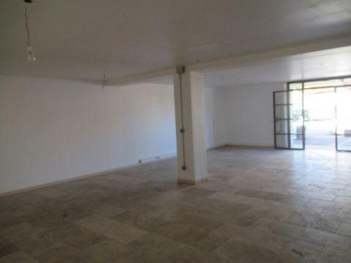 Picture of Office For Rent in Cadenet, Provence-Alpes-Cote d'Azur, France