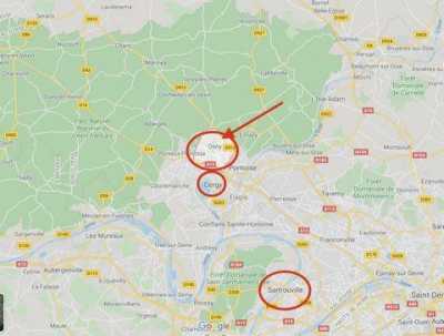 Condo For Sale in Osny, France