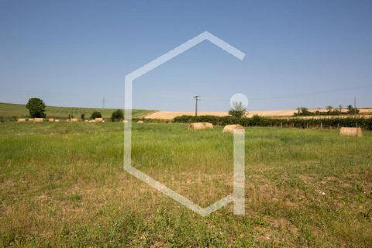Picture of Home For Sale in Sancerre, Centre, France
