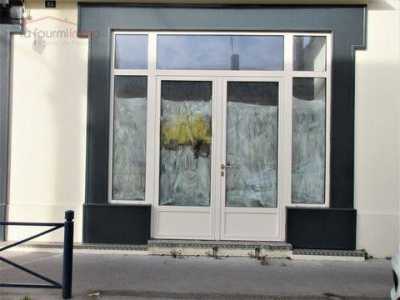 Retail For Sale in Libourne, France