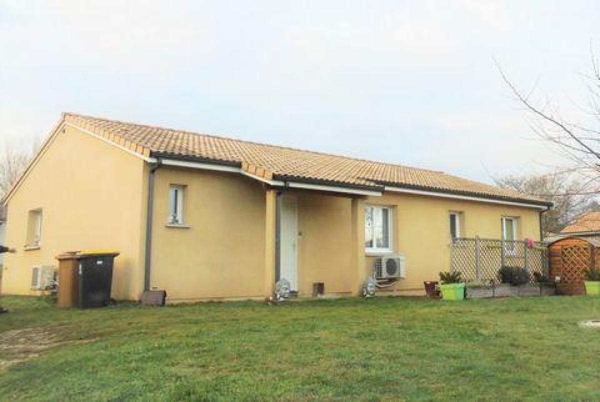 Picture of Home For Sale in Berson, Aquitaine, France