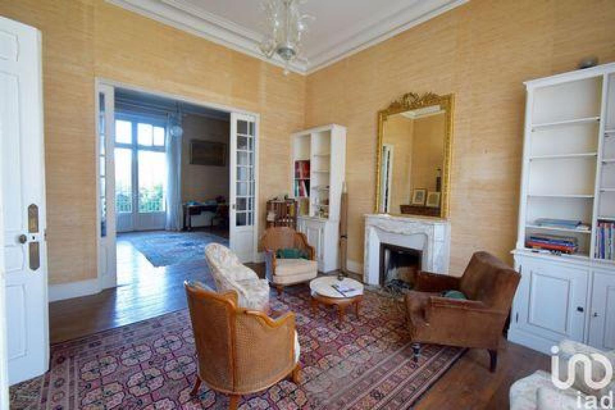 Picture of Home For Sale in Vannes, Bretagne, France