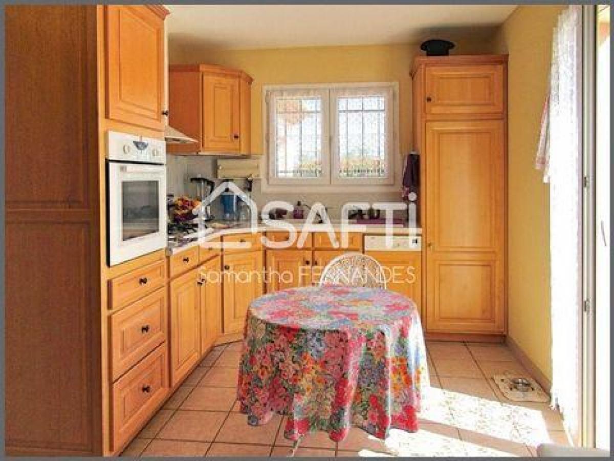 Picture of Home For Sale in Le Luc, Limousin, France