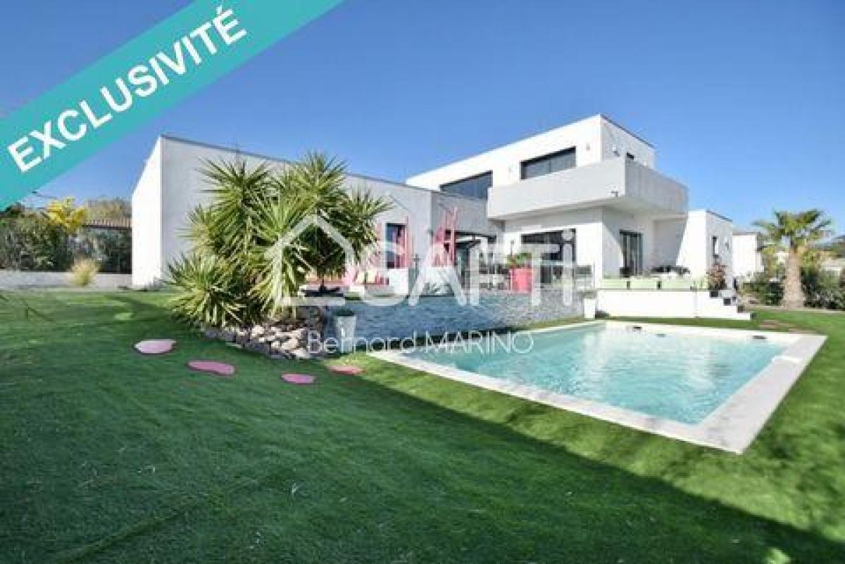 Picture of Home For Sale in Frejus, Cote d'Azur, France