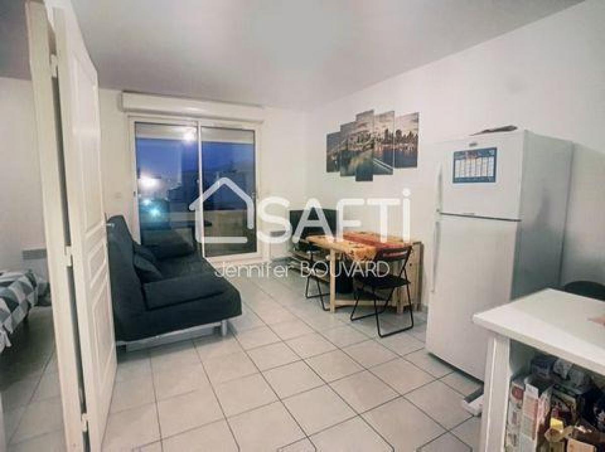 Picture of Apartment For Sale in Aix-en-Provence, Provence-Alpes-Cote d'Azur, France