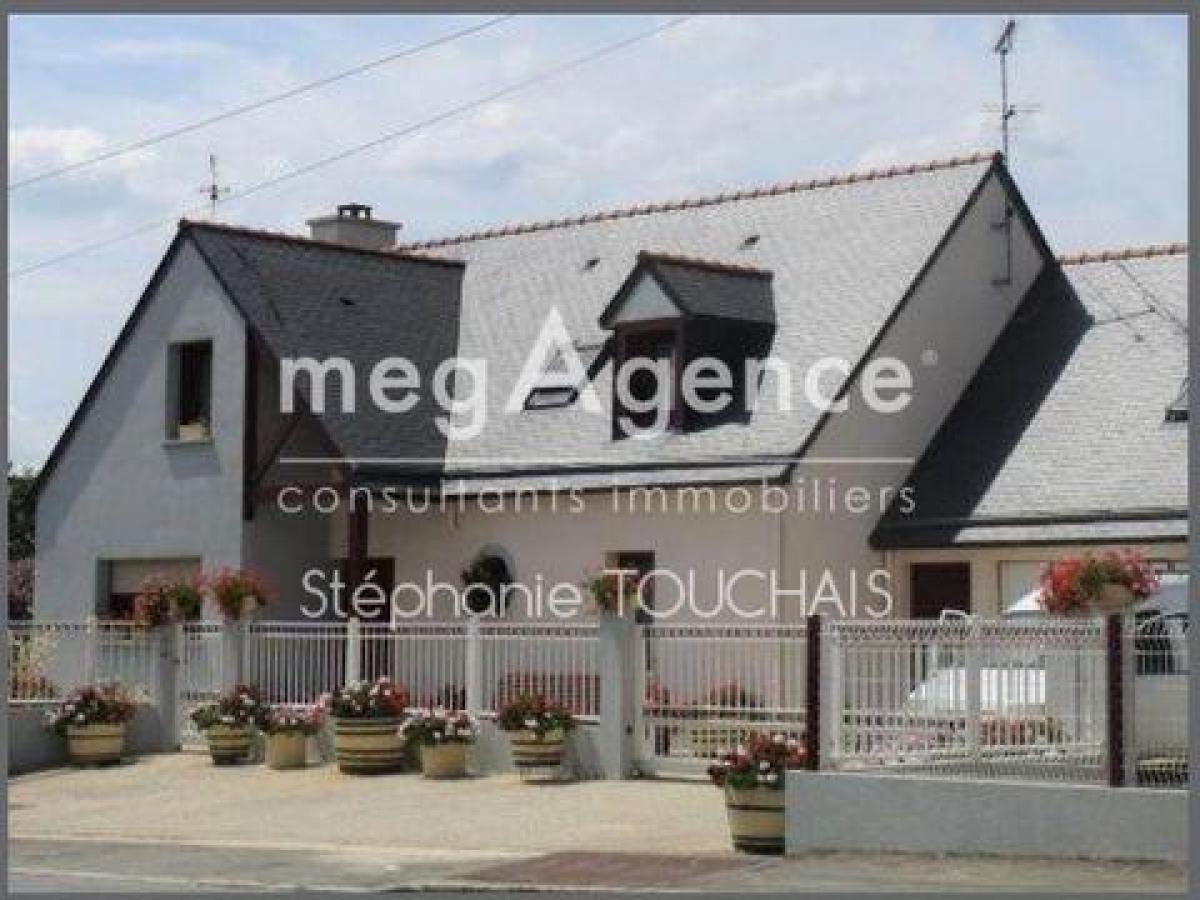 Picture of Home For Sale in Fougeres, Ile De France, France