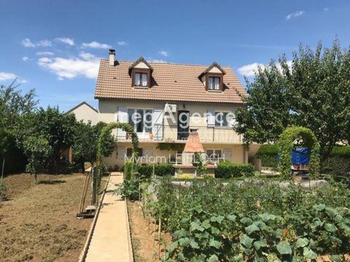Picture of Home For Sale in Sens, Bourgogne, France