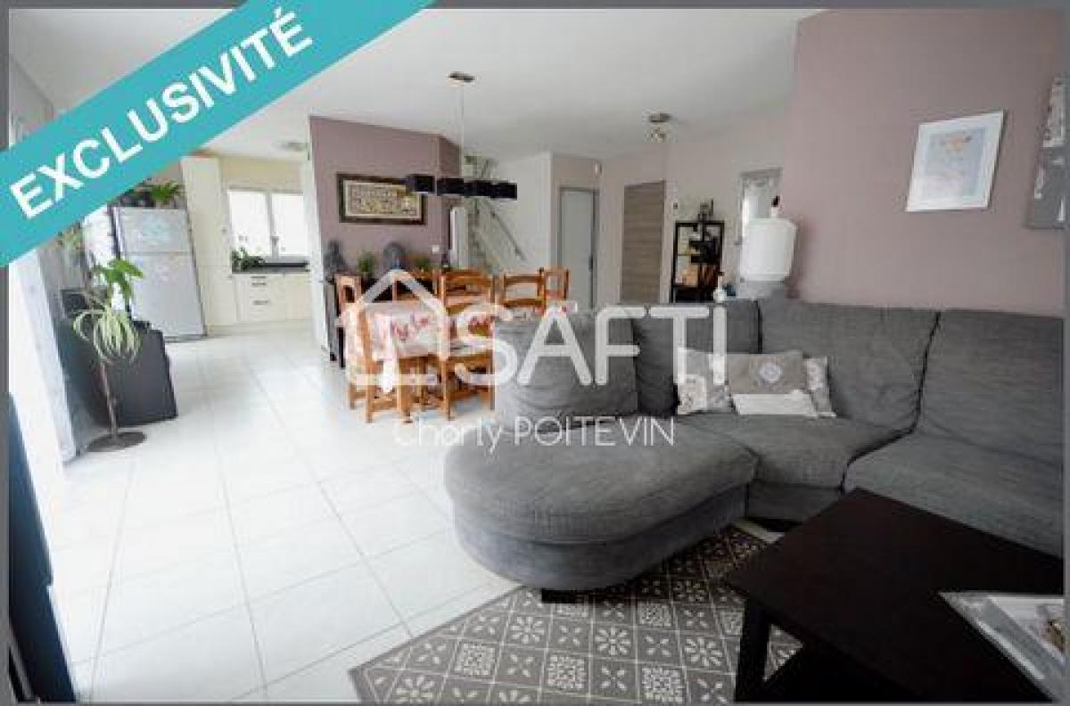 Picture of Home For Sale in Montagnac, Auvergne, France