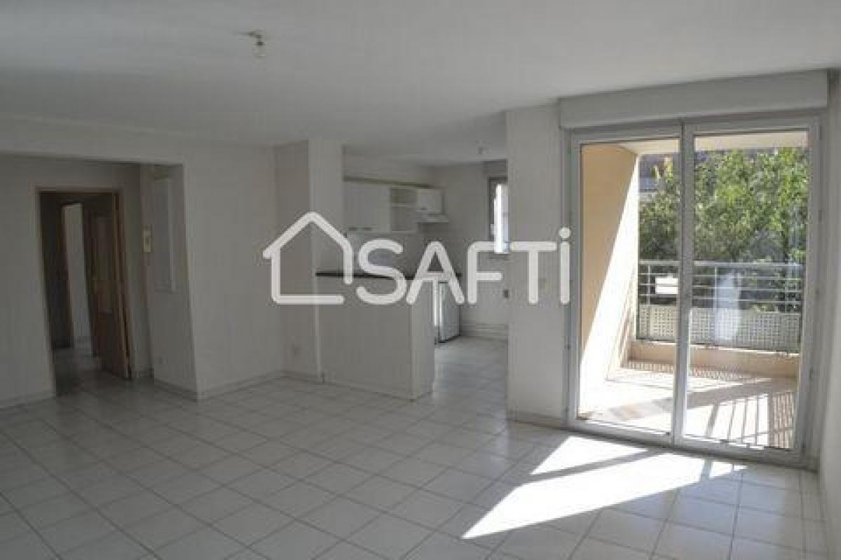 Picture of Apartment For Sale in Arles, Provence-Alpes-Cote d'Azur, France
