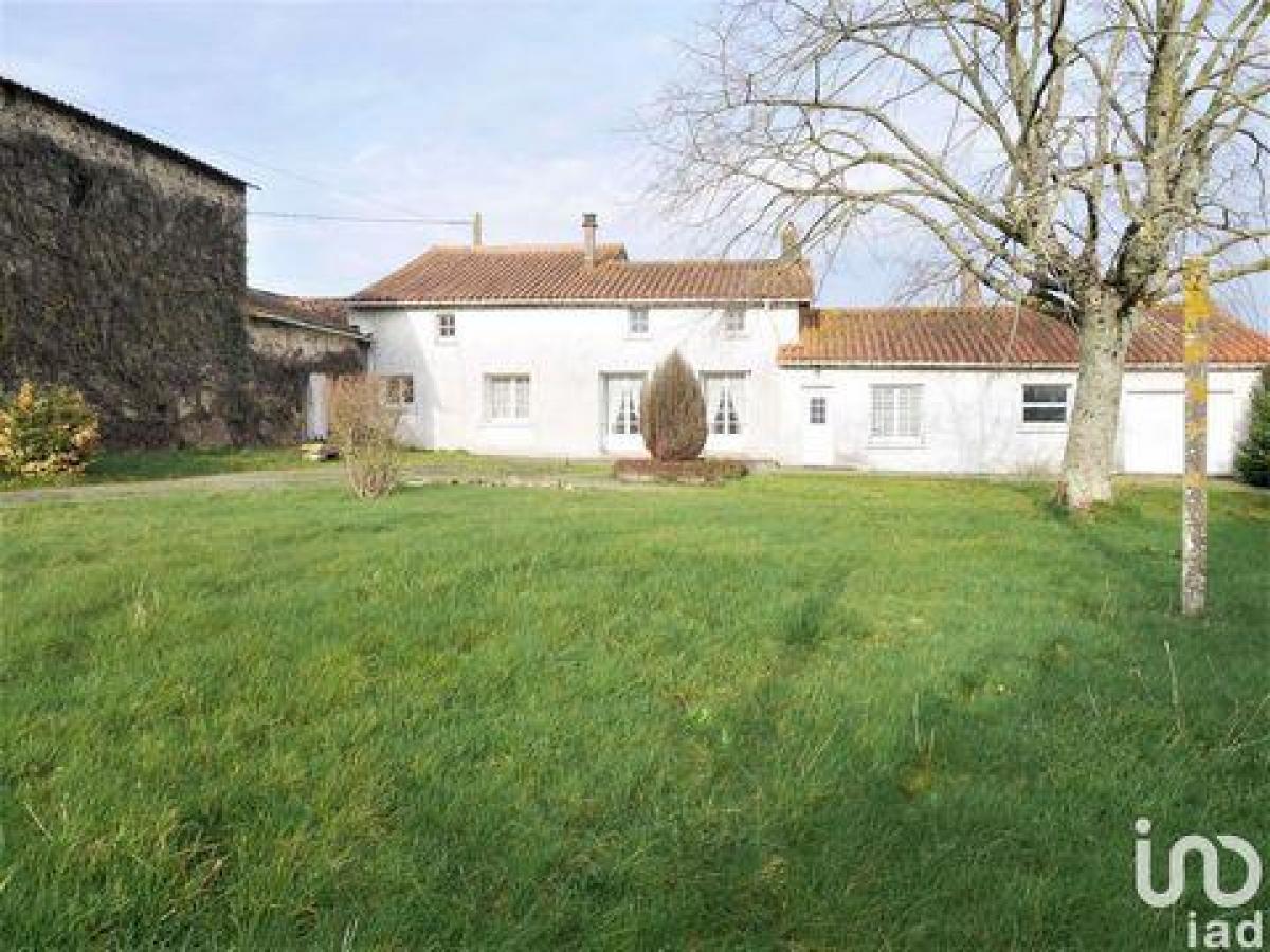 Picture of Home For Sale in Adilly, Poitou Charentes, France