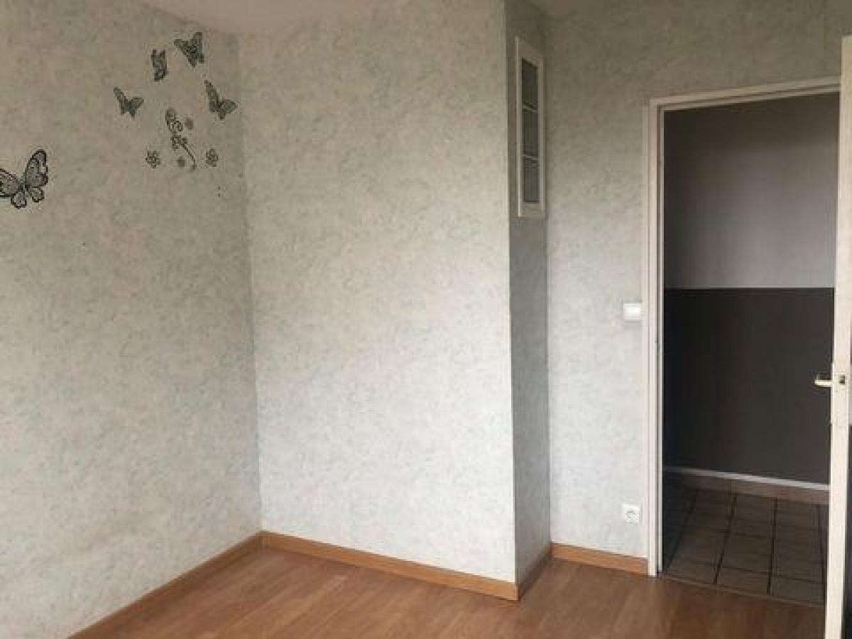 Picture of Apartment For Sale in Beauvais, Picardie, France