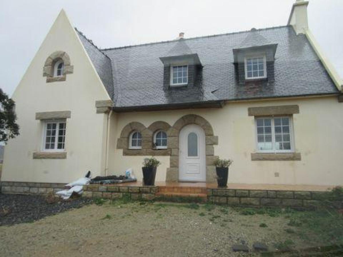 Picture of Home For Sale in Lesneven, Bretagne, France