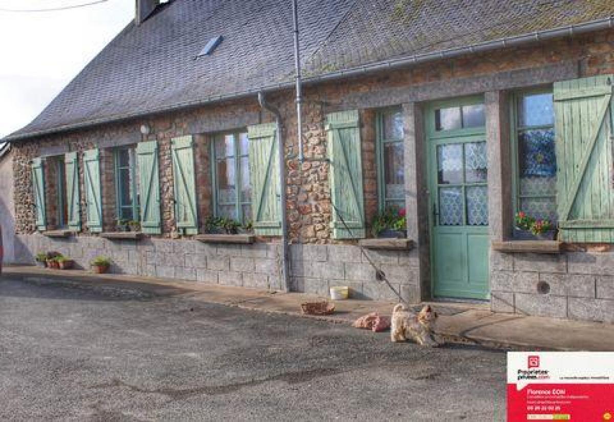 Picture of Farm For Sale in Le Pertre, Bretagne, France