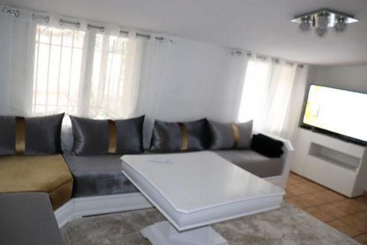 Picture of Home For Sale in Avignon, Provence-Alpes-Cote d'Azur, France