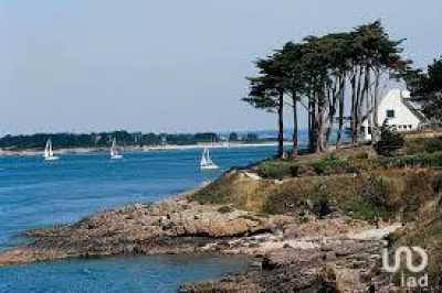 Industrial For Sale in Vannes, France