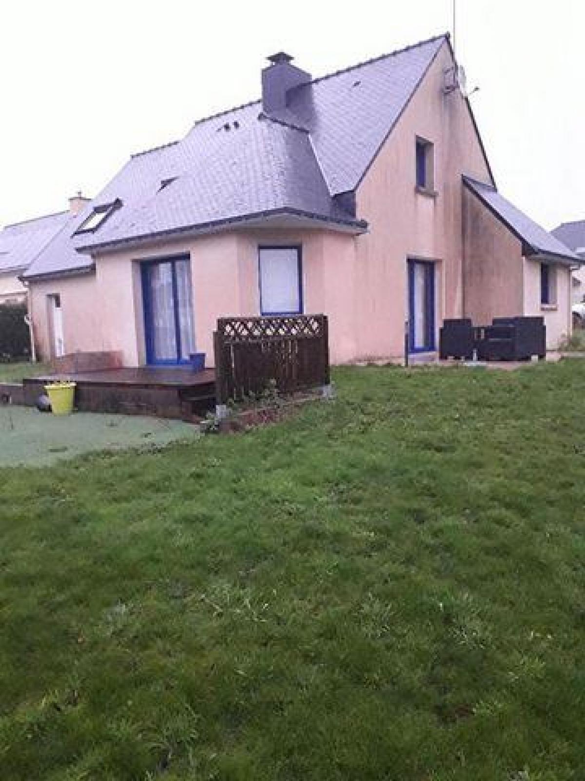 Picture of Home For Sale in Caudan, Bretagne, France