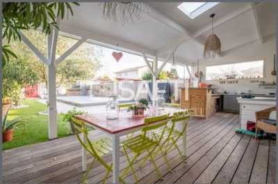Home For Sale in Le Bouscat, France