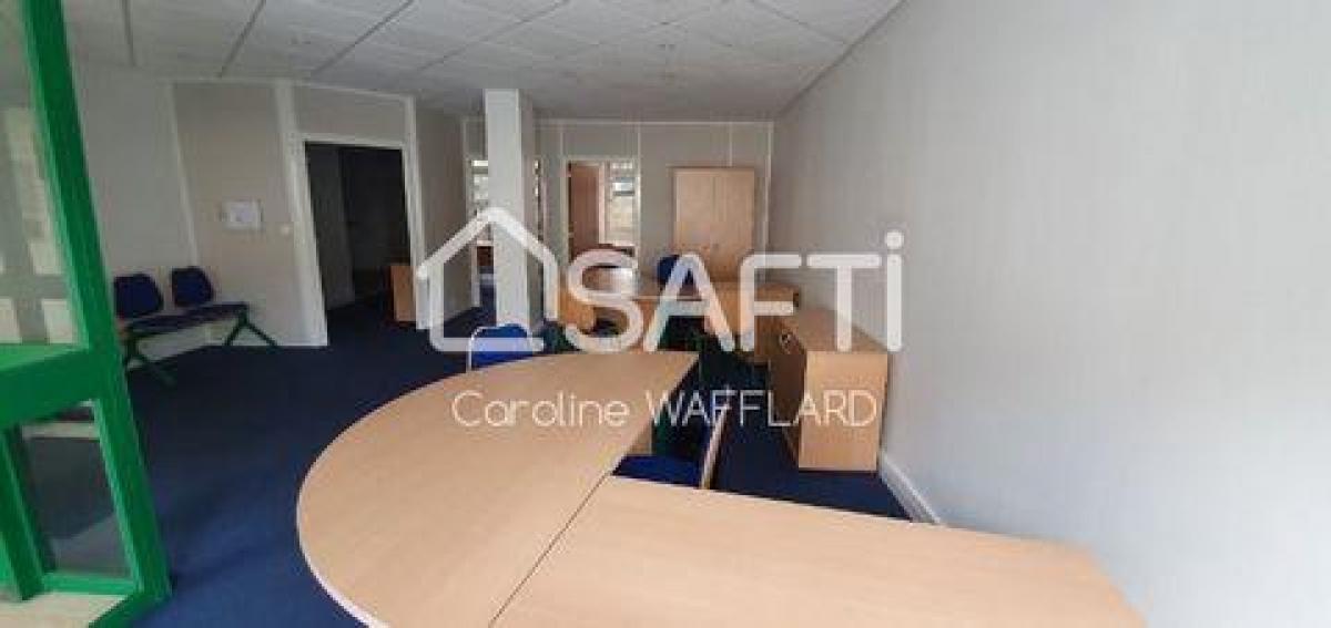 Picture of Office For Sale in Soissons, Picardie, France