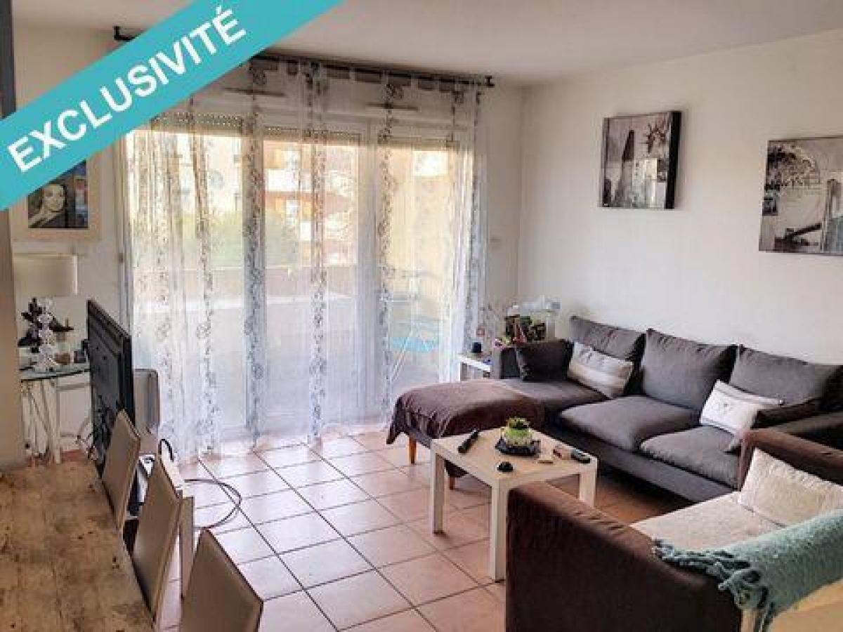 Picture of Apartment For Sale in Draguignan, Provence-Alpes-Cote d'Azur, France