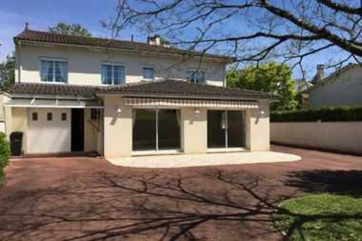 Picture of Home For Sale in Angouleme, Poitou Charentes, France