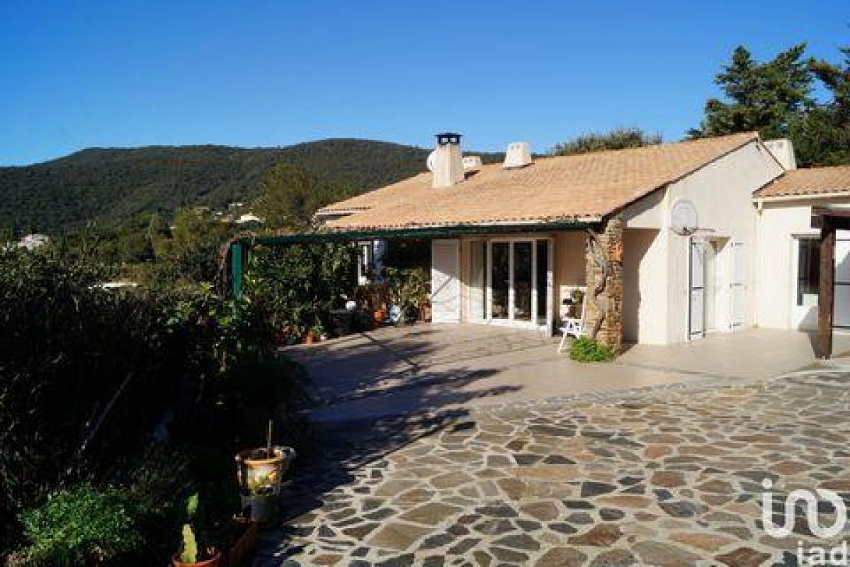 Picture of Home For Sale in La Croix Valmer, Cote d'Azur, France