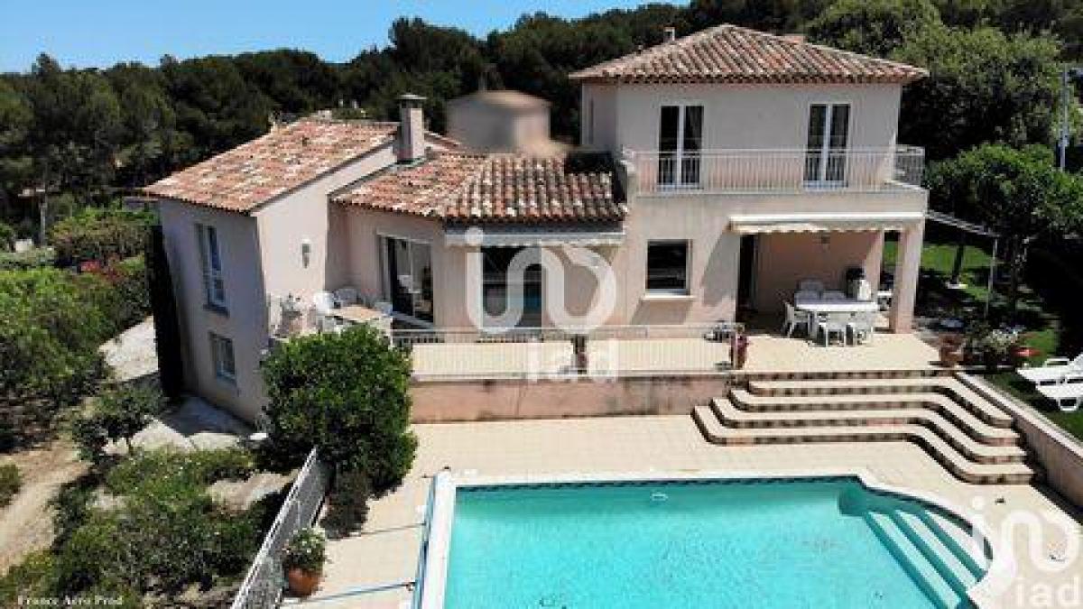 Picture of Home For Sale in SIX FOURS LES PLAGES, Cote d'Azur, France