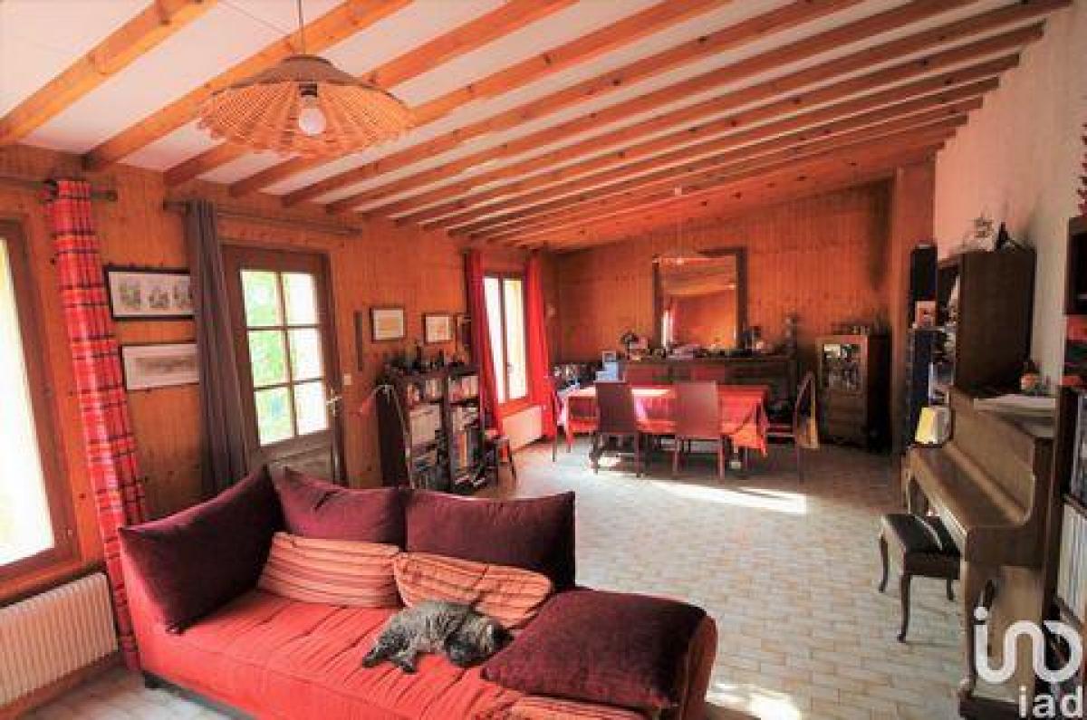 Picture of Home For Sale in Montbard, Bourgogne, France