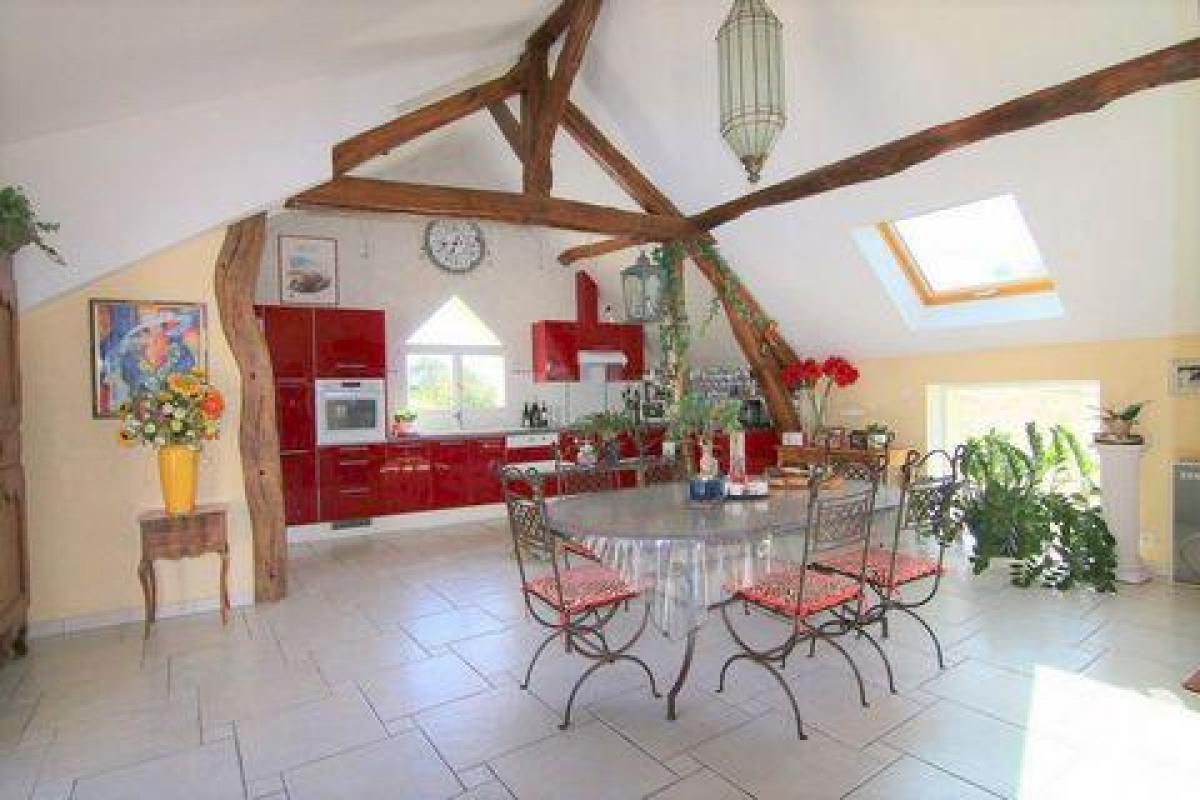 Picture of Home For Sale in Marcoussis, Bretagne, France