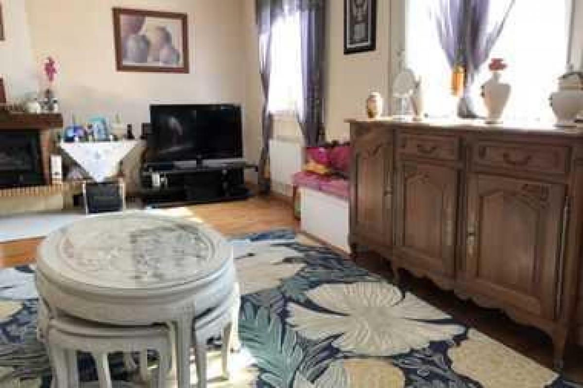 Picture of Home For Sale in Soissons, Picardie, France