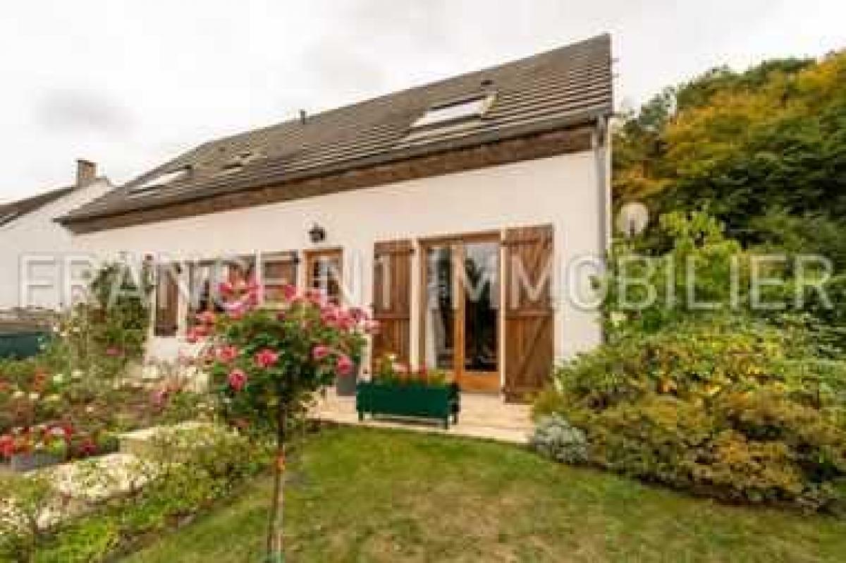Picture of Home For Sale in Soissons, Picardie, France