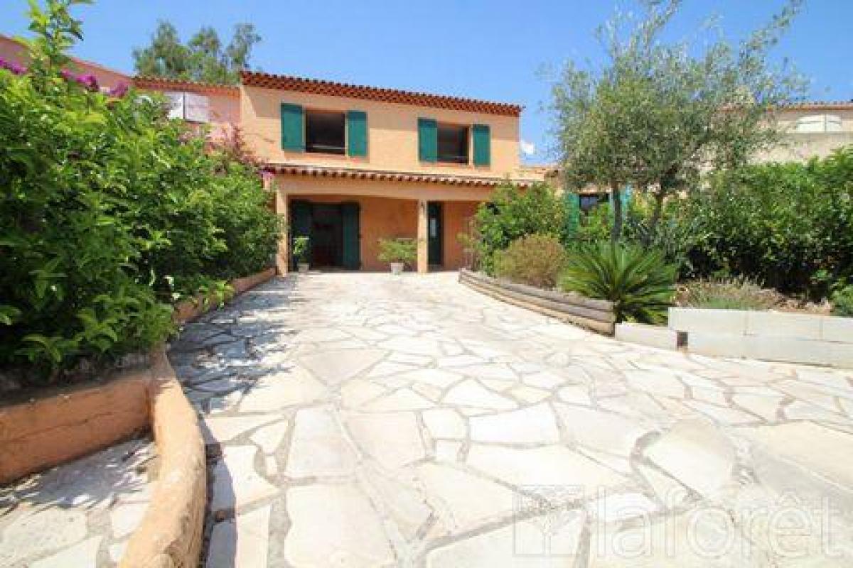 Picture of Home For Sale in Carqueiranne, Provence-Alpes-Cote d'Azur, France