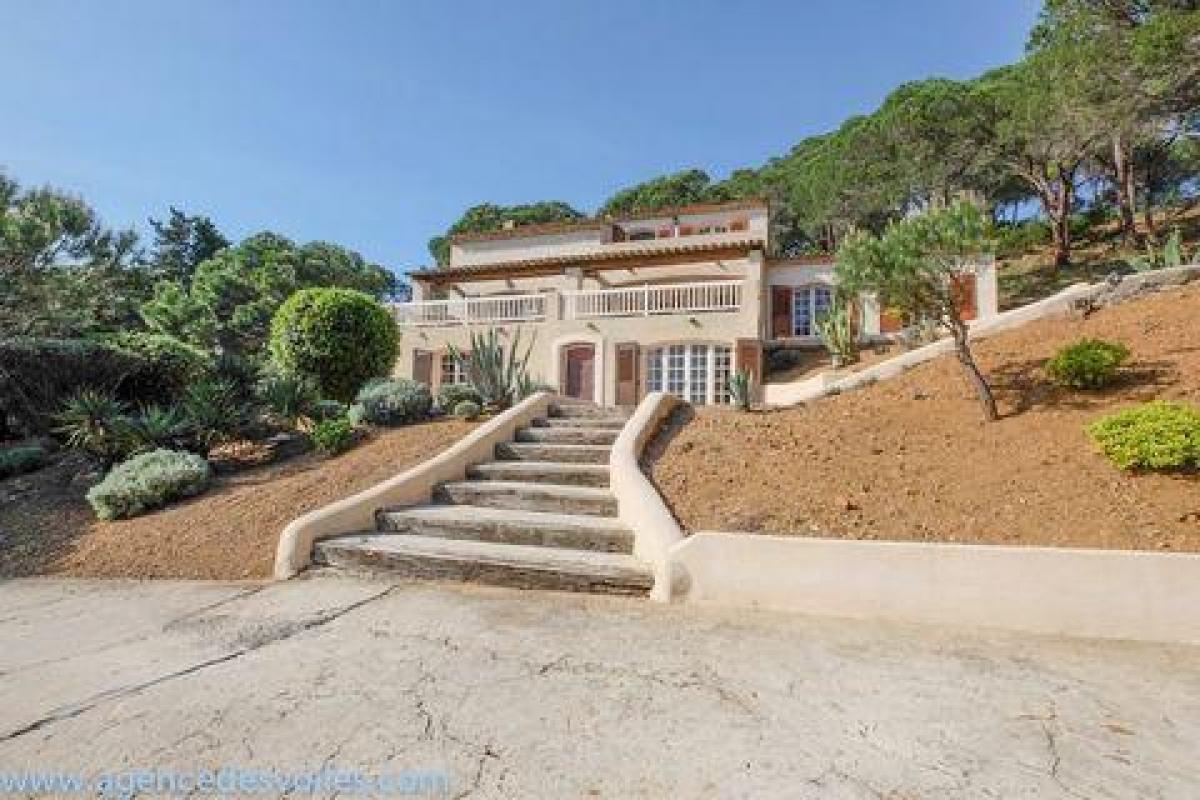 Picture of Home For Sale in La Croix Valmer, Cote d'Azur, France