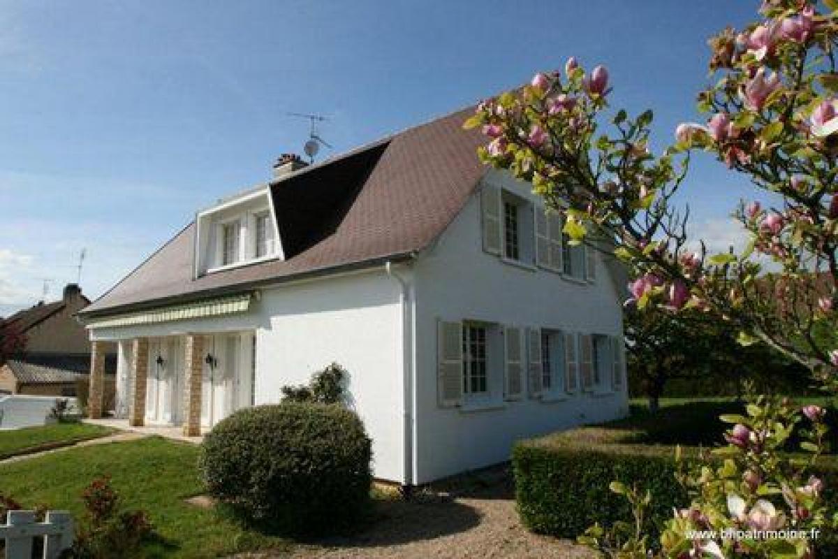 Picture of Home For Sale in Gueugnon, Bourgogne, France
