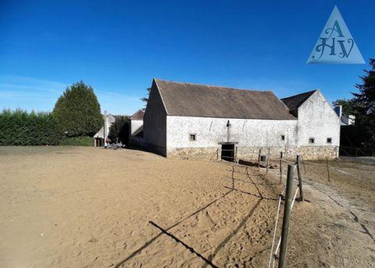 Picture of Home For Sale in Sens, Bourgogne, France