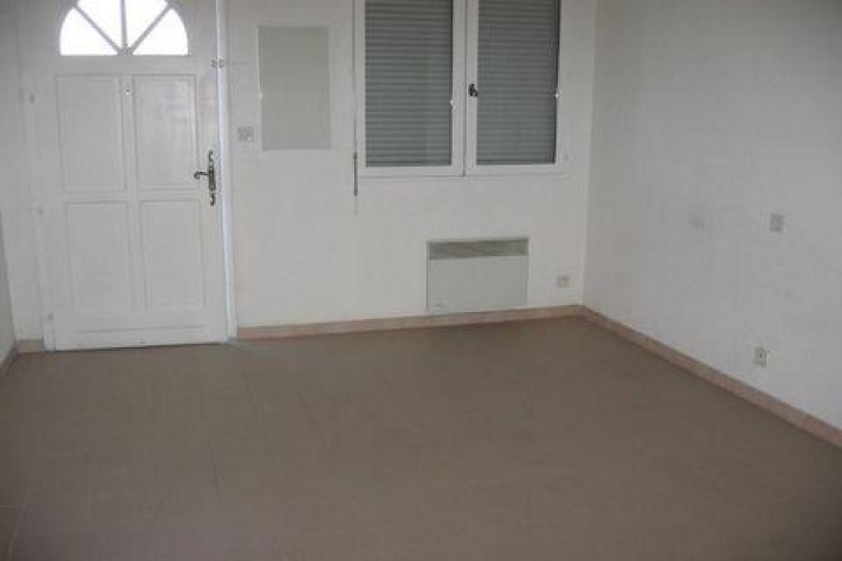 Picture of Condo For Sale in Carpentras, Provence-Alpes-Cote d'Azur, France
