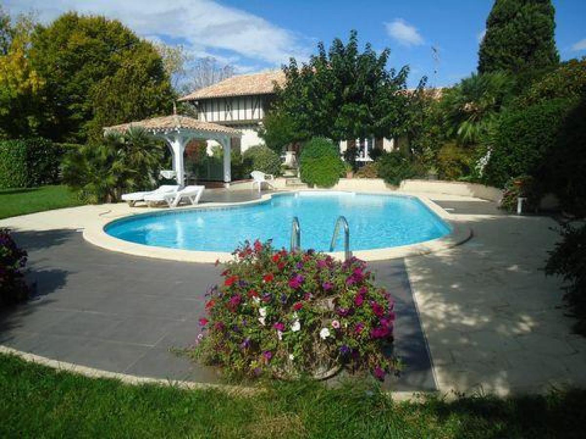 Picture of Home For Sale in Marmande, Aquitaine, France