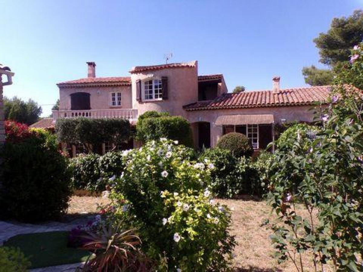 Picture of Home For Sale in SIX FOURS LES PLAGES, Cote d'Azur, France