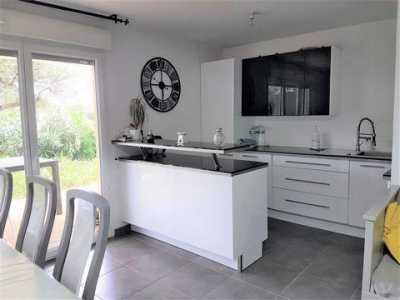 Condo For Sale in Ollioules, France