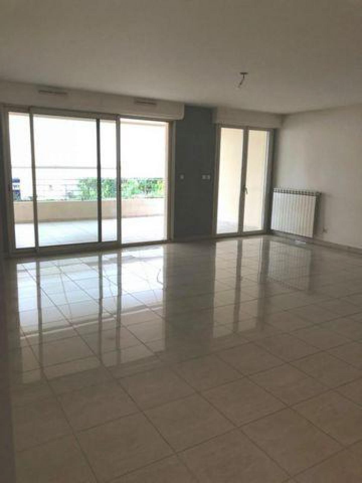 Picture of Condo For Sale in Bandol, Cote d'Azur, France